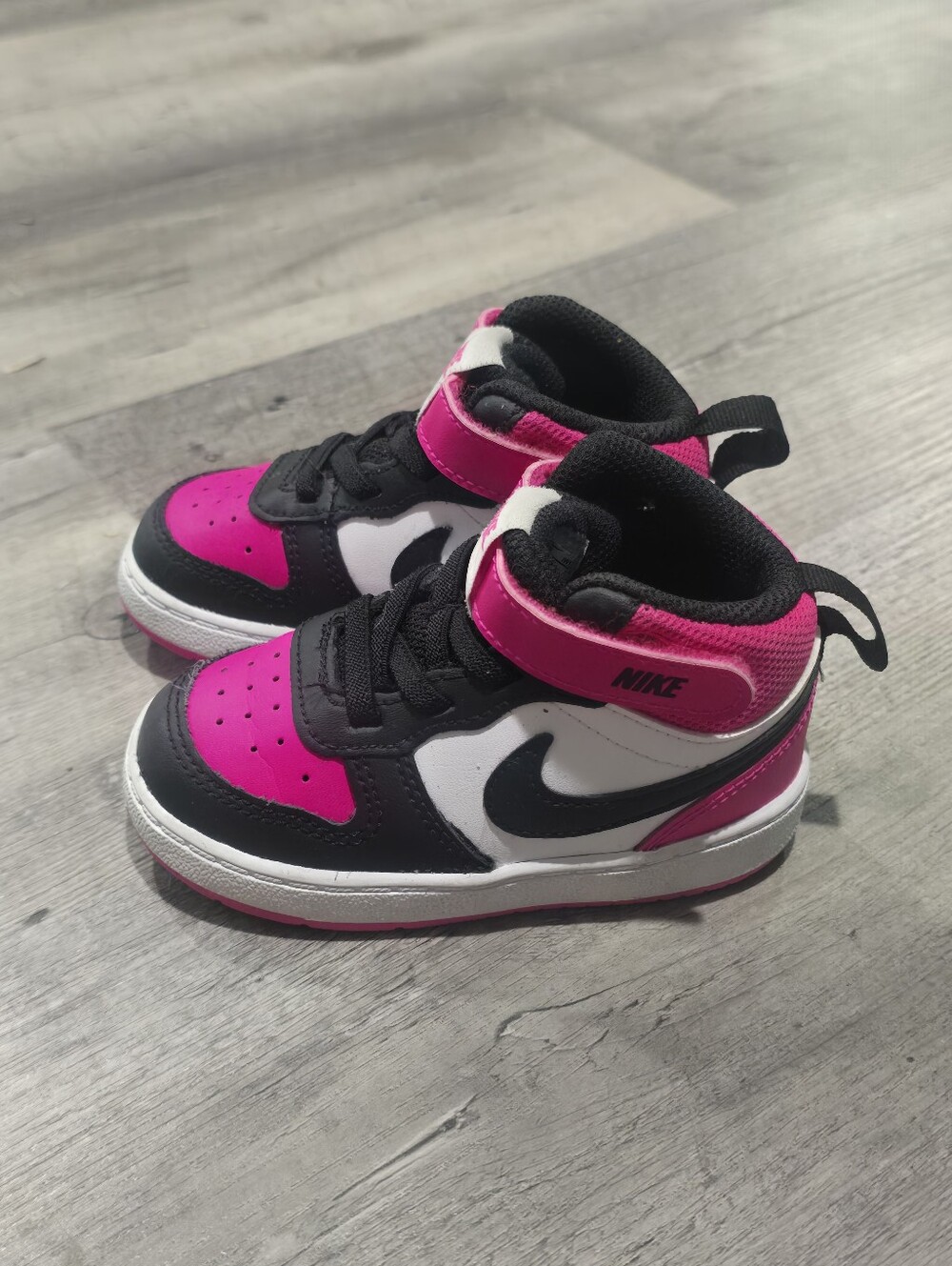 Hot Pink Nike Shoes